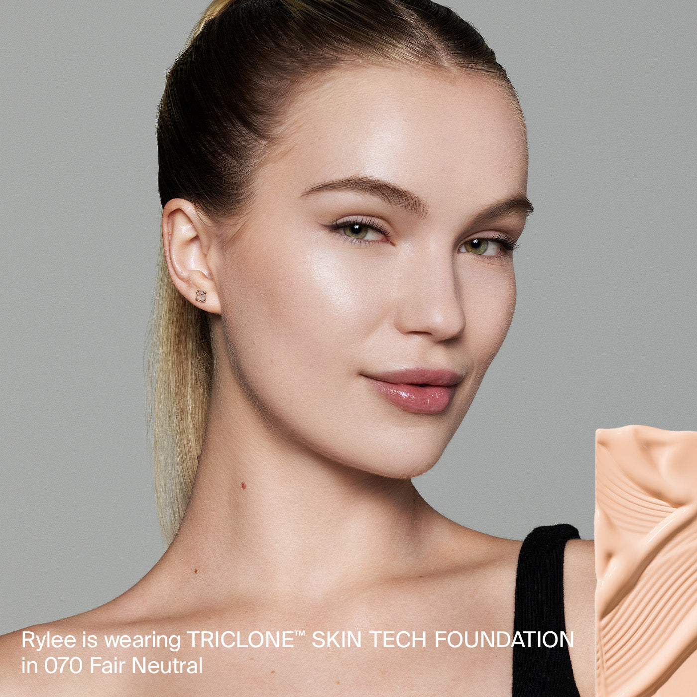 Haus Labs 220 Light Medium Warm Triclone Skin Tech Medium Coverage  Foundation Review & Swatches